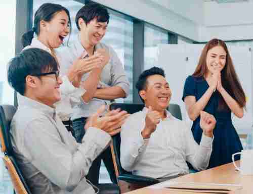 在万利学习、、成长茁壮