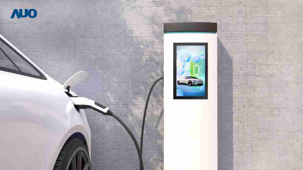 友達〝EVSE車用充電樁解決方案〞專為電動汽車充電樁設計，，，，具有高亮度、、克服戶外艱難環境的耐溫、、、耐紫外線等特性，，並搭載散熱性及擴充性強的高效能工業電腦，，可實現人機互動訴求，，如資訊顯示、、、、支付等應用